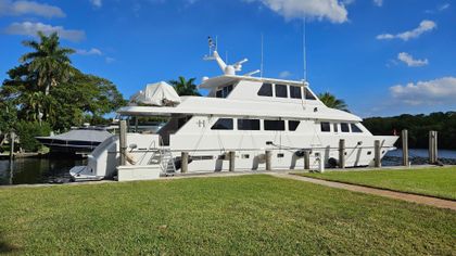 90' Hargrave 2002 Yacht For Sale